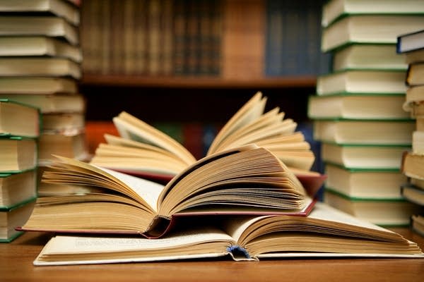 Chiến thắng Bạch Đằng do Ngô Quyền lãnh đạo năm 938